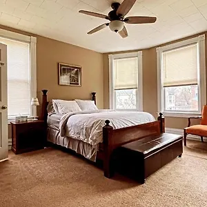 point-breeze-guest-house.hotels-in-pittsburgh.com/